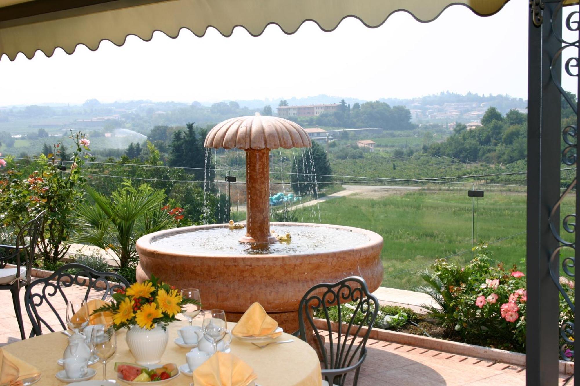 Hotel La Dolce Vita Кавайон-Веронезе Экстерьер фото