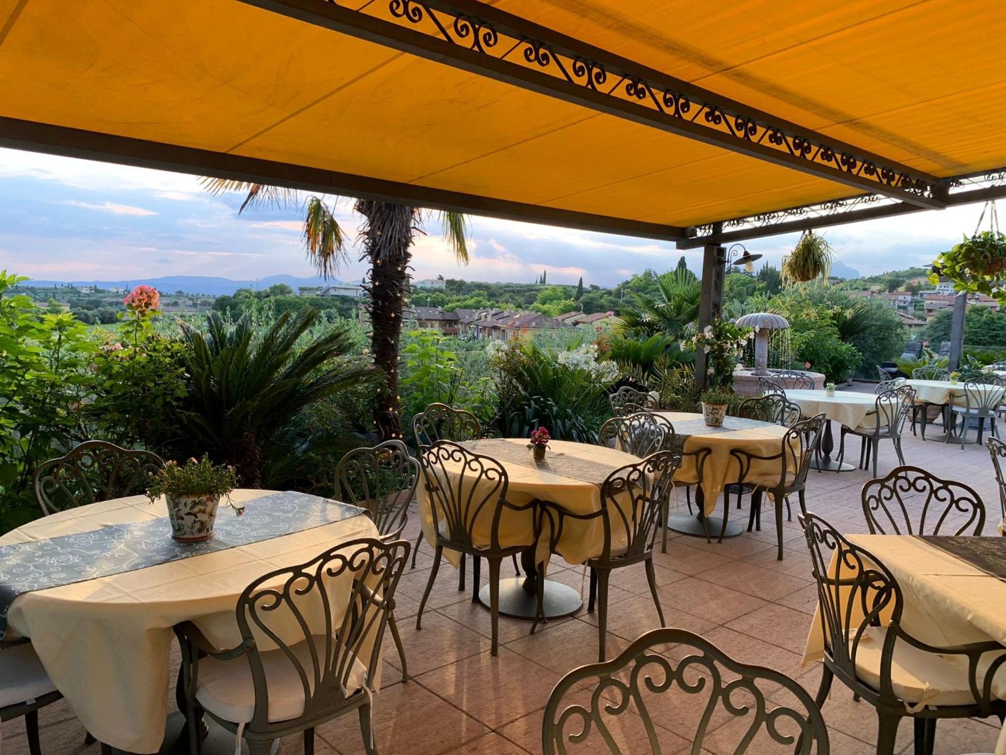 Hotel La Dolce Vita Кавайон-Веронезе Экстерьер фото