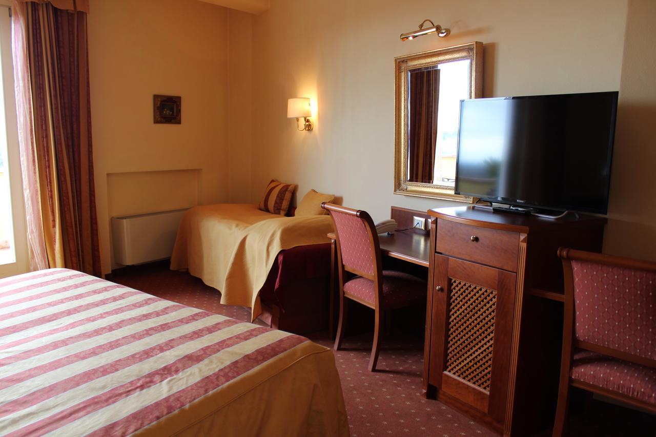 Hotel La Dolce Vita Кавайон-Веронезе Экстерьер фото